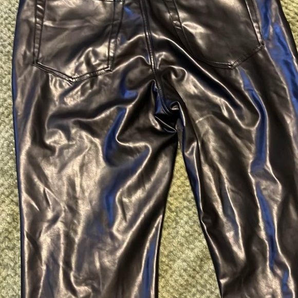 Abercrombie & Fitch: Mixed Fabric Ultra High Rise Ankle Straight - Picture 6 of 6